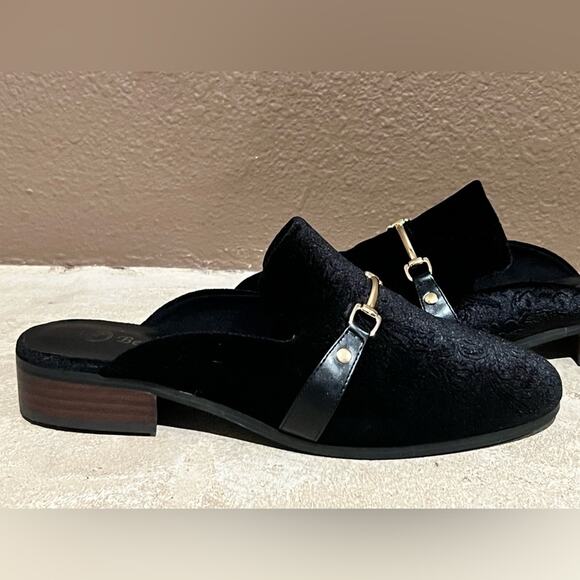 BELLA Vita Black Babs II Mules Metal Buckle Strap size 8 W - Picture 3 of 11